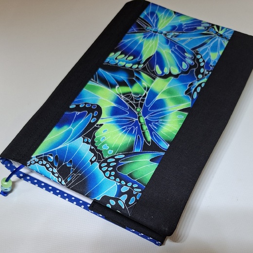 Motýli na knihu.jpg