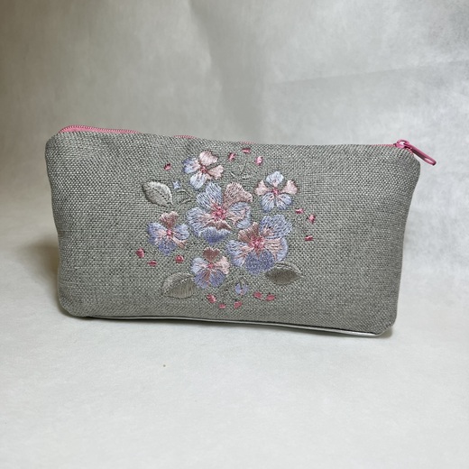 vyšívaná taštička šedá IV.