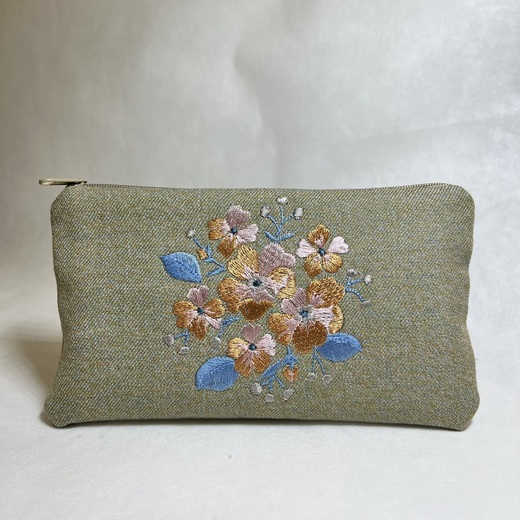 taštička s výšivkou (4).JPEG