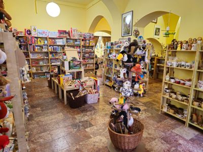 U Lenochoda hracky.jpg