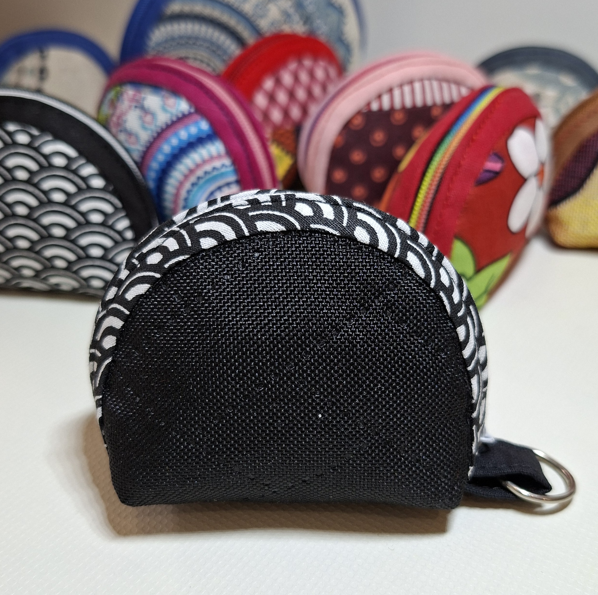 černobílá mini taštička