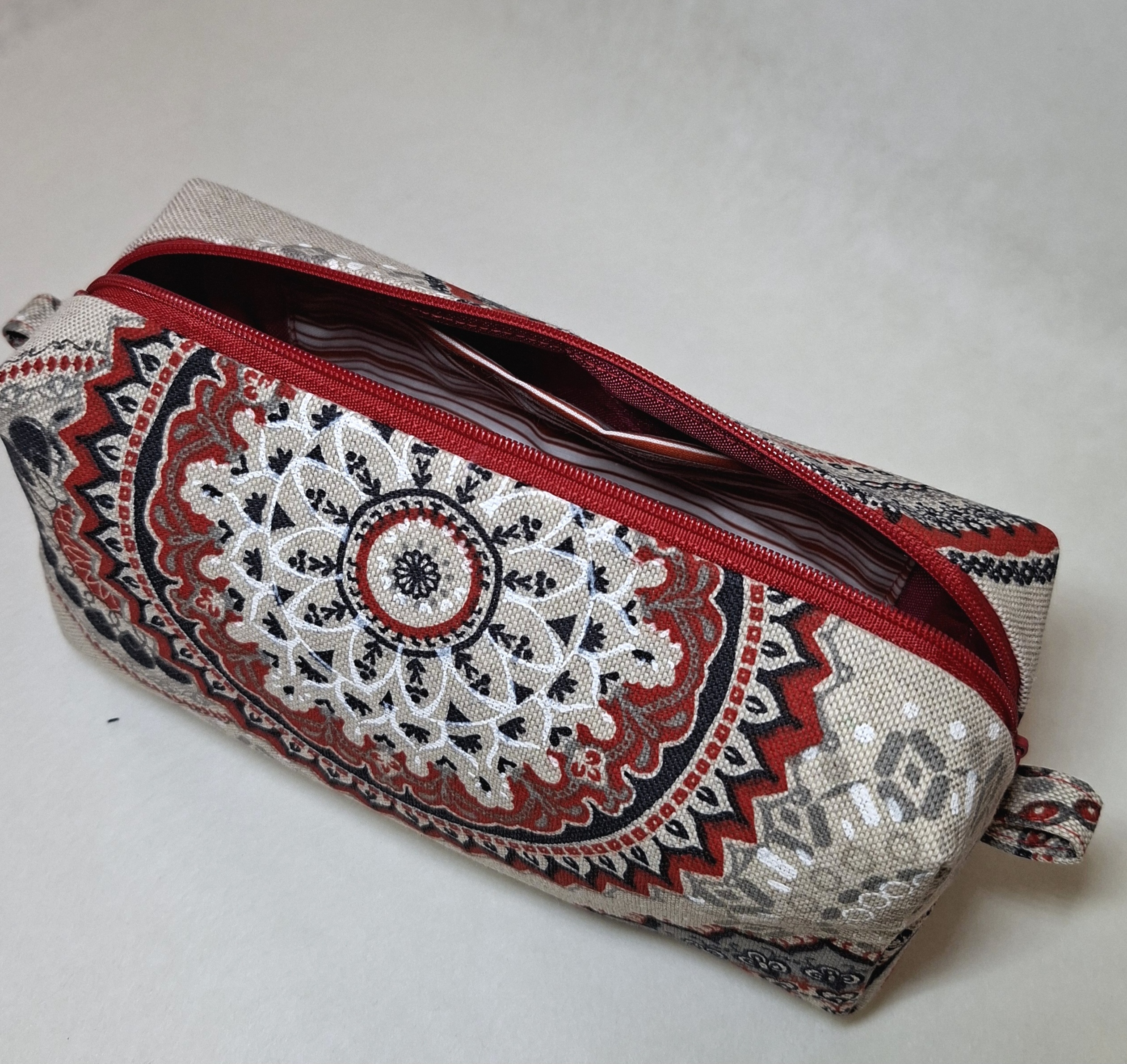 červená kosmetická s mandalami