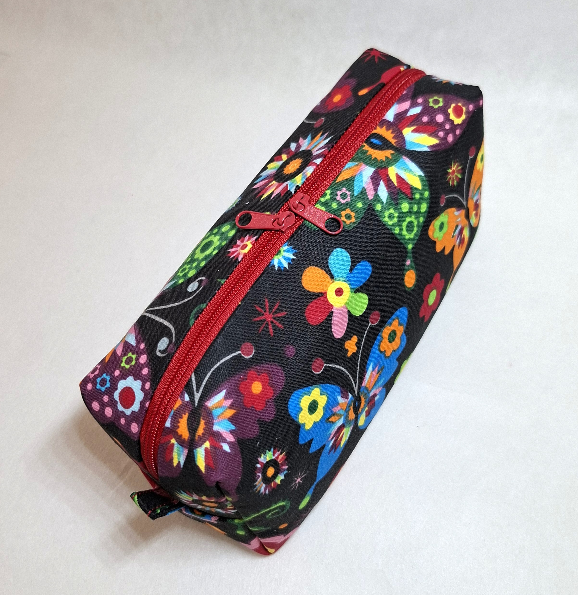 kosmetická taštička s motýly