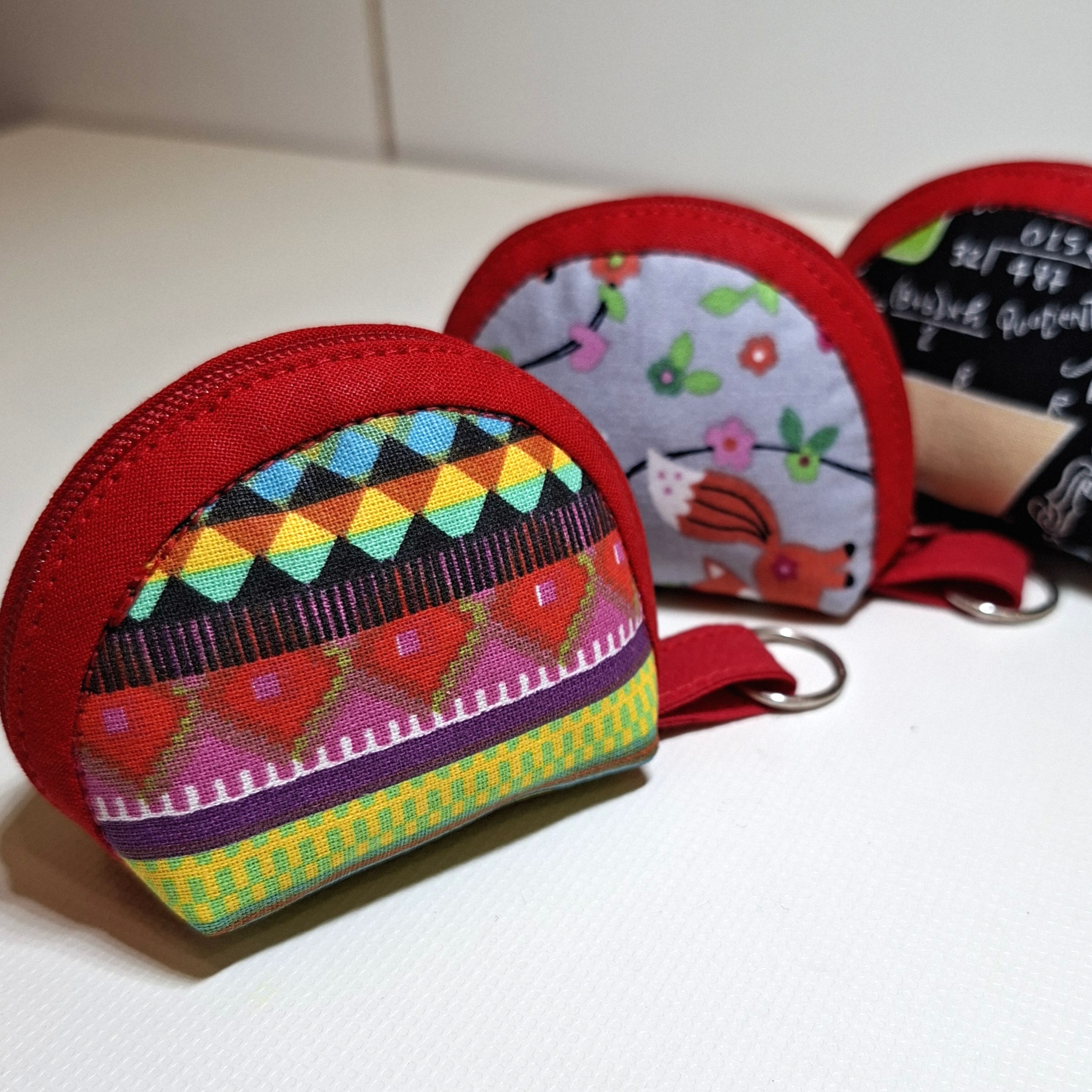 mini klíčenka pestrá