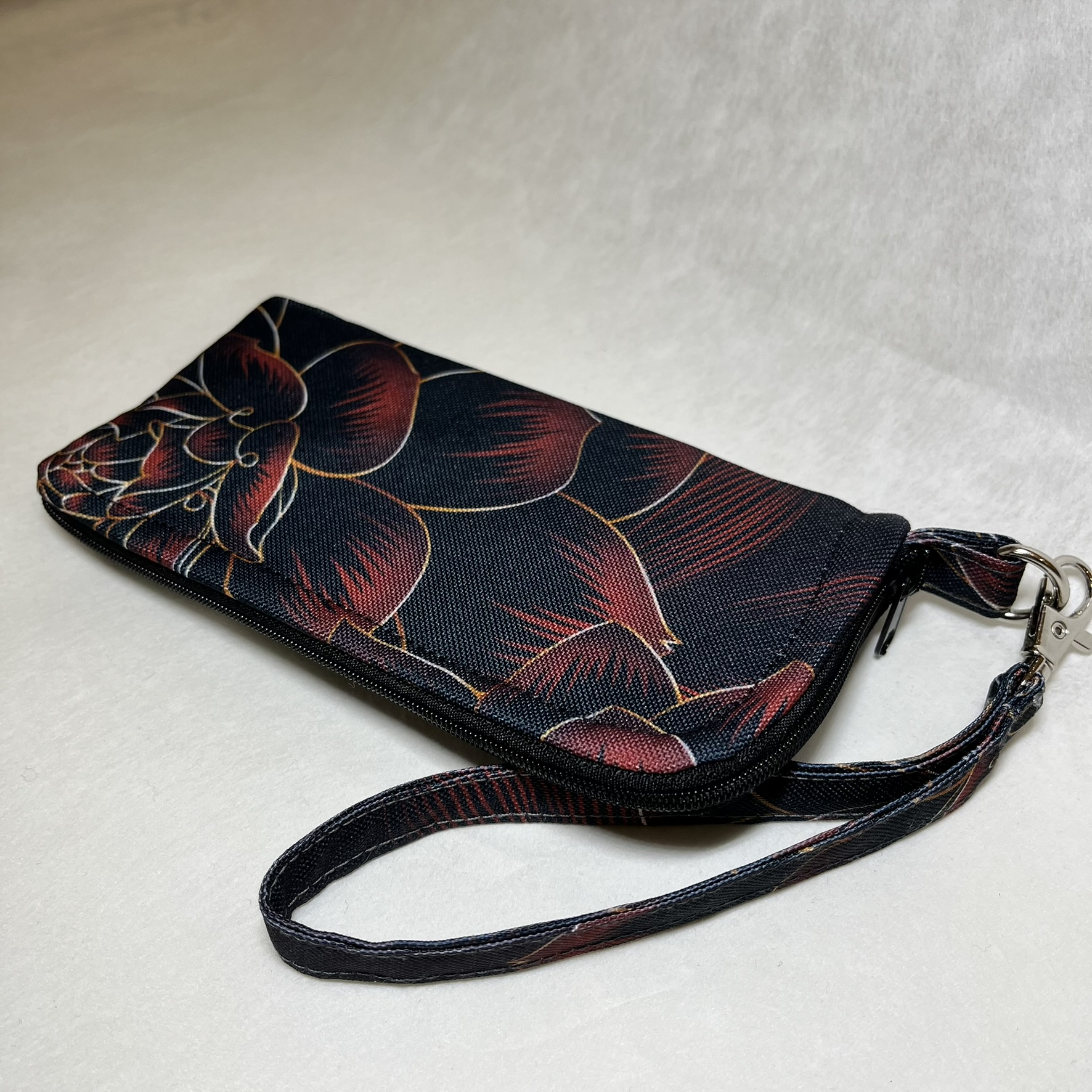 obal na mobil DECENT