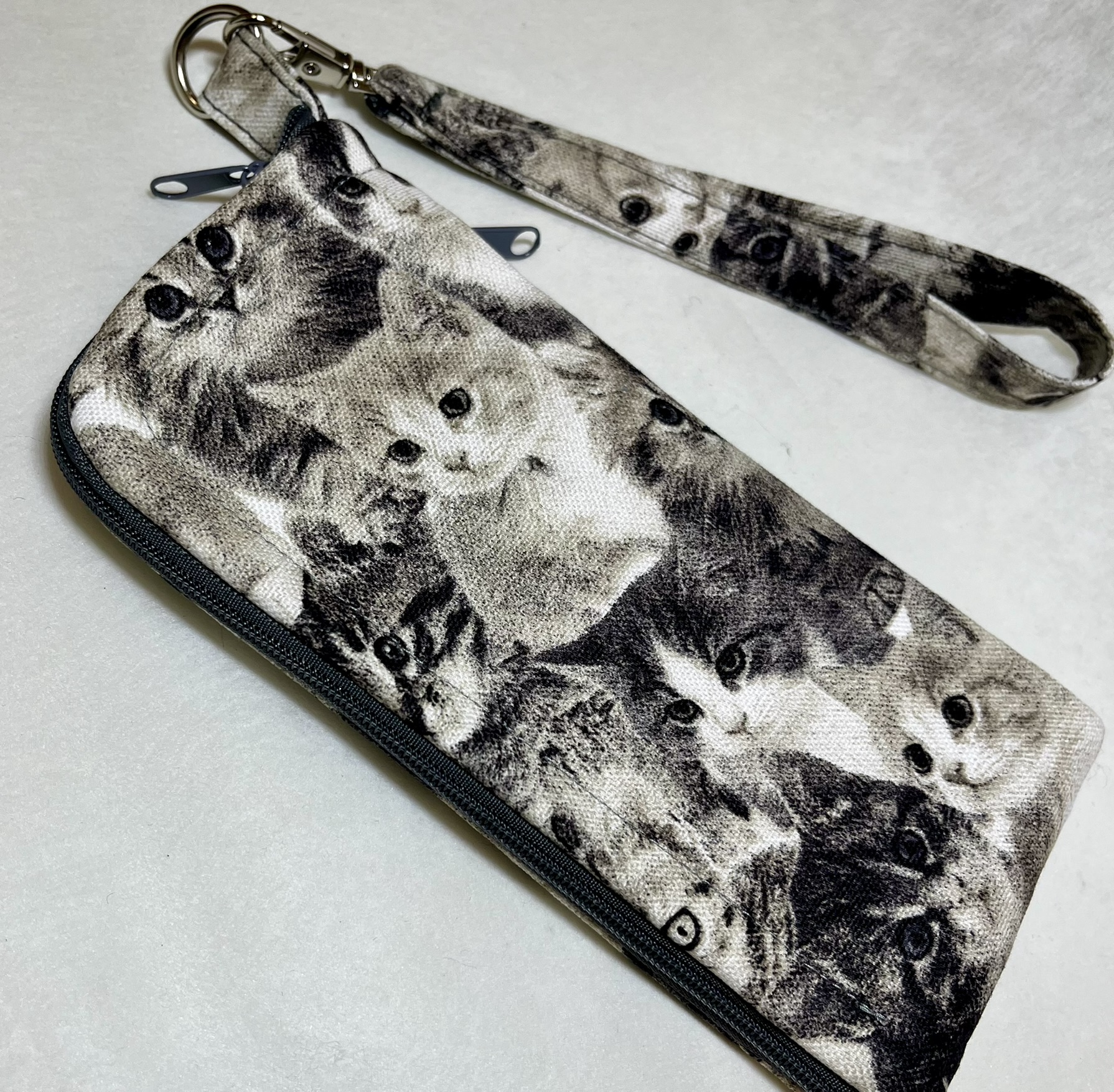 obal na mobil KOČIČÍ 2