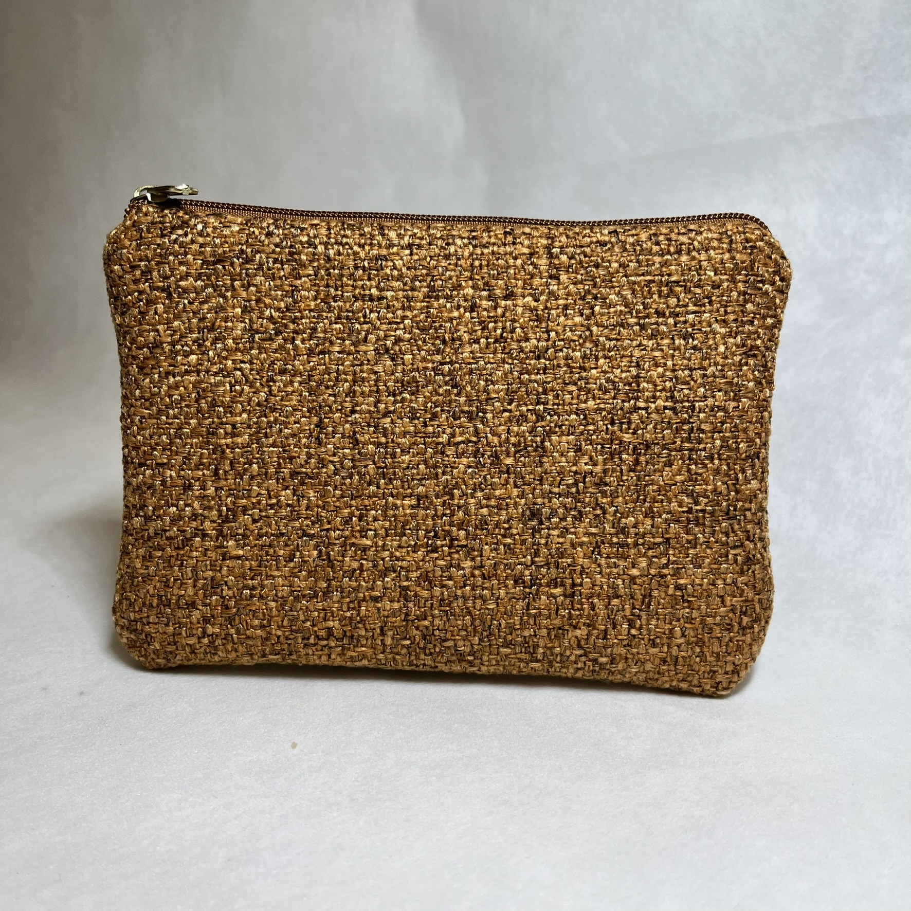 vyšívaná taštička