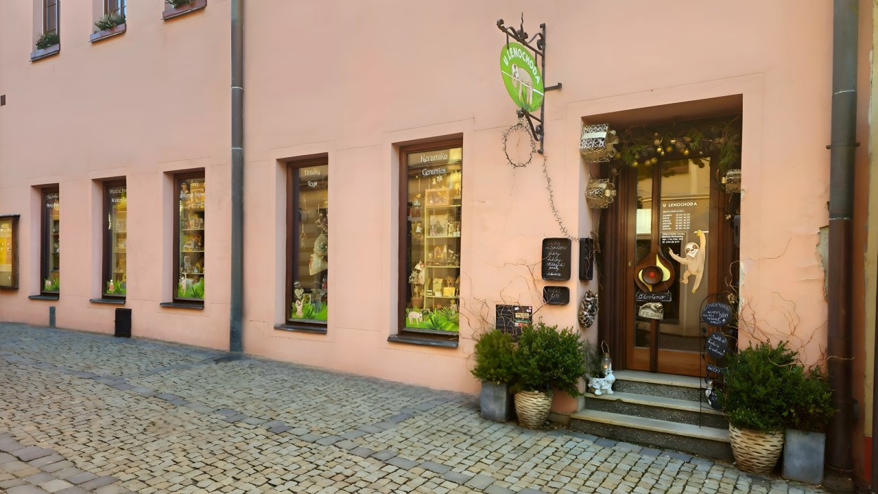 U Lenochoda exterier